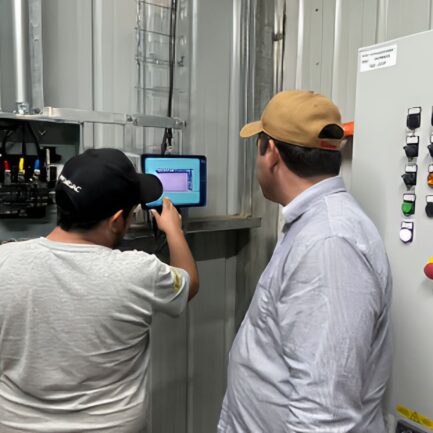 Capacitaciones de los equipos de control a personal de granja